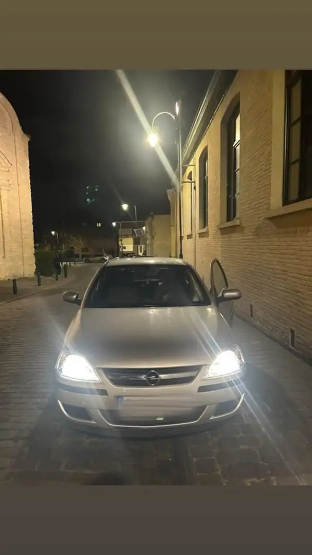 Opel Corsa 2004 - 1