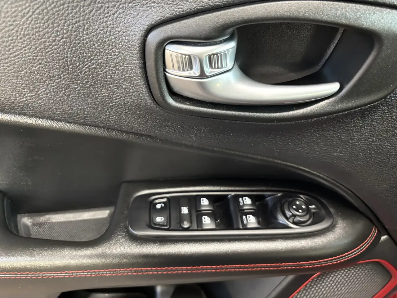 Jeep Compass снимка Jeep Compass