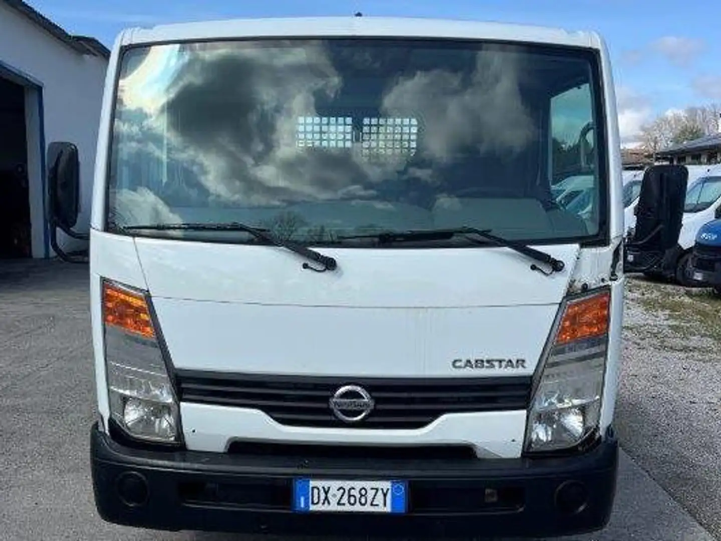 Nissan Cabstar Cassone Ribaltabile Trilaterale Blanc - 1