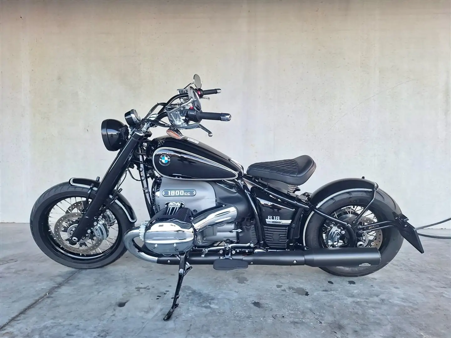BMW R 18 0 Noir - 1