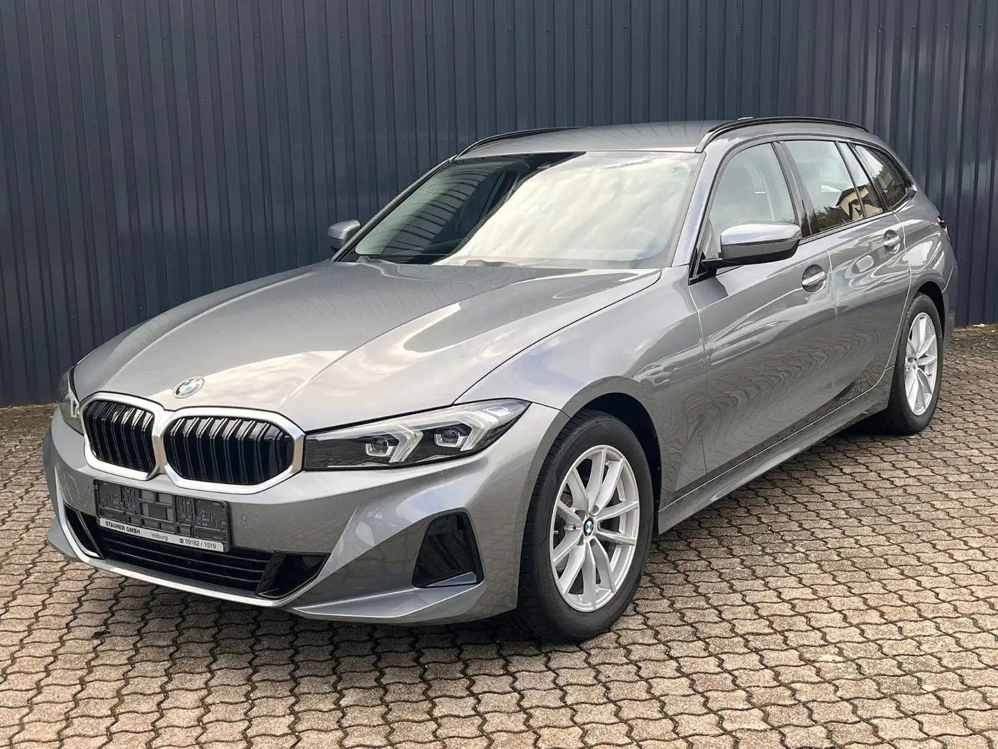 BMW 318 i Aut Touring /Sitzh/Lenkradheiz/Spurwechselw Grijs - 2