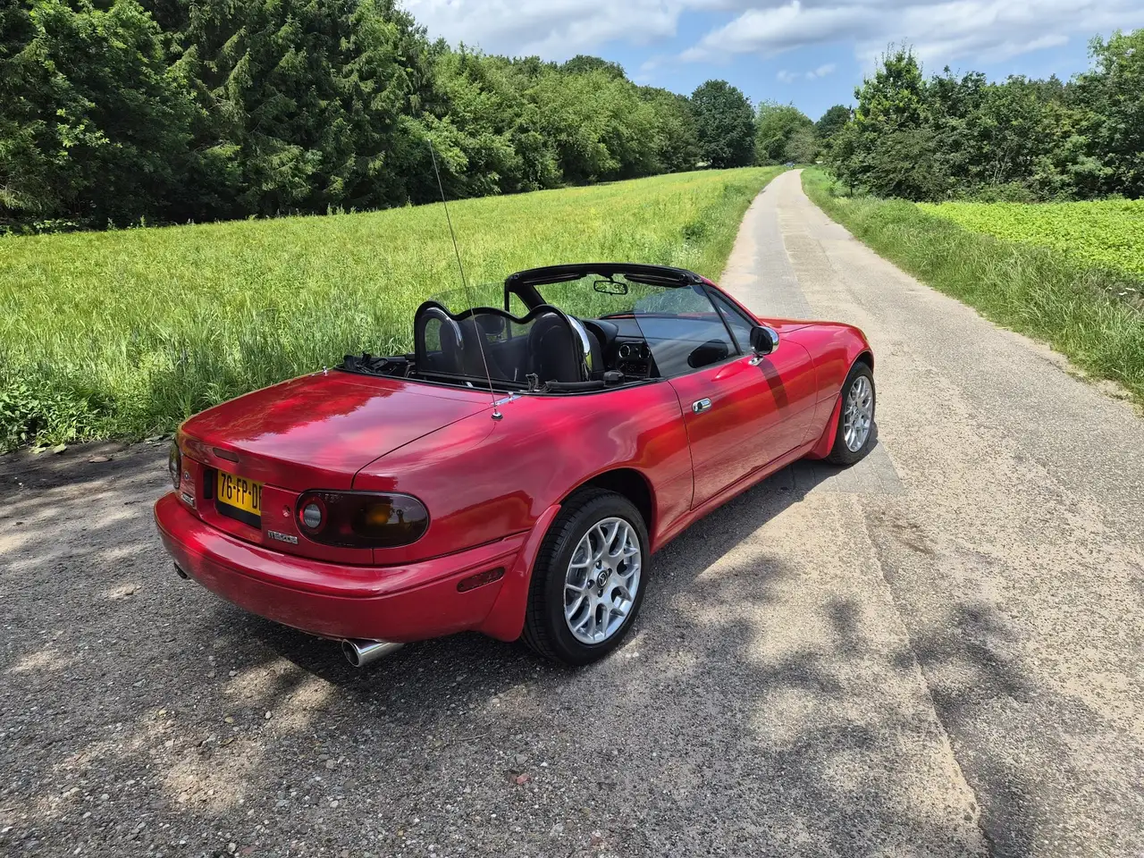 Mazda MX-5 1.6i-16V, foto 2