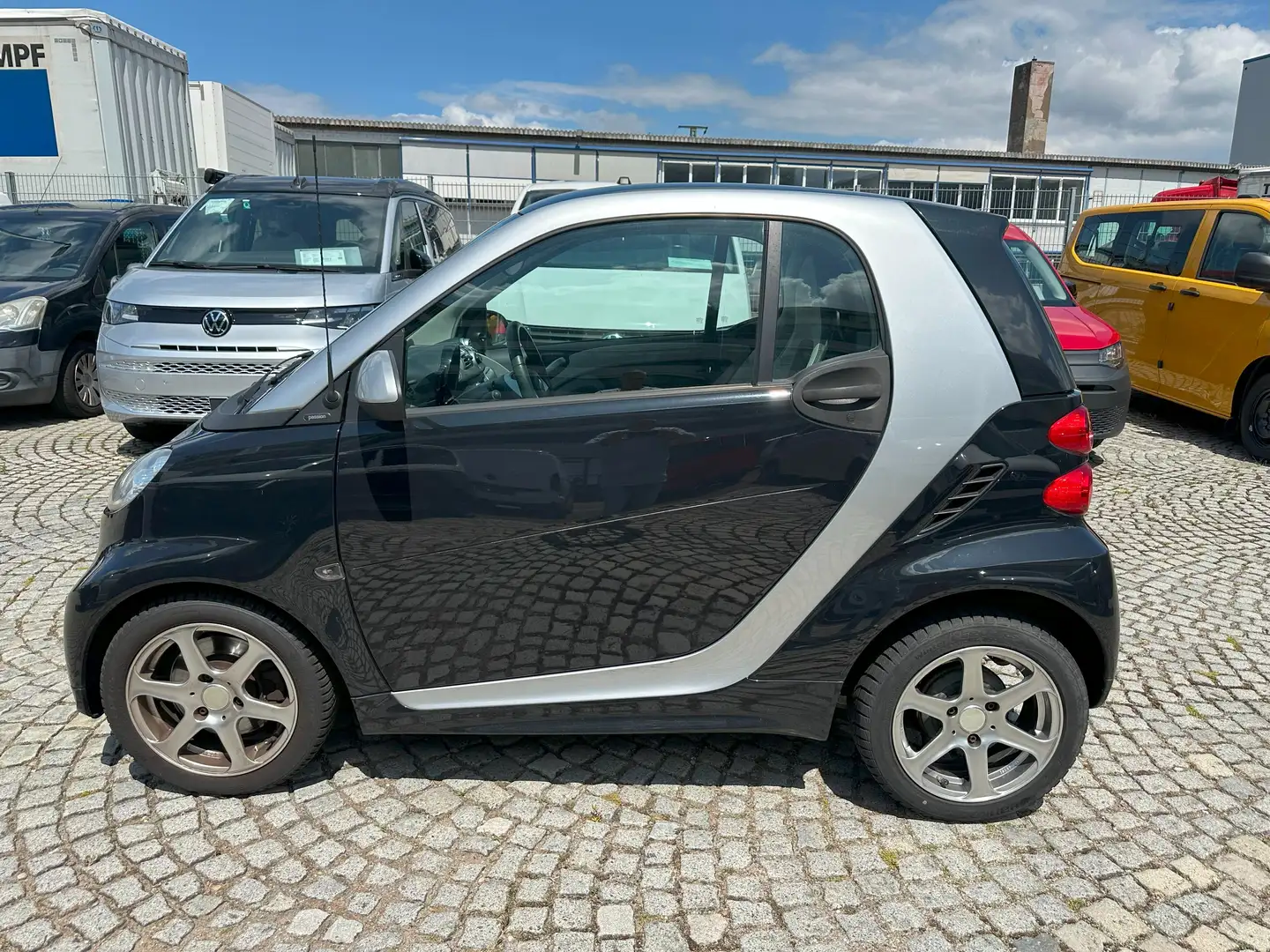 smart forTwo coupe softouch passion micro hybrid drive Schwarz - 2