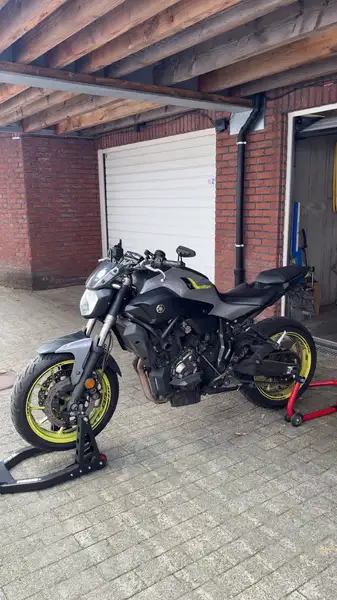 Yamaha MT-07 - foto 4