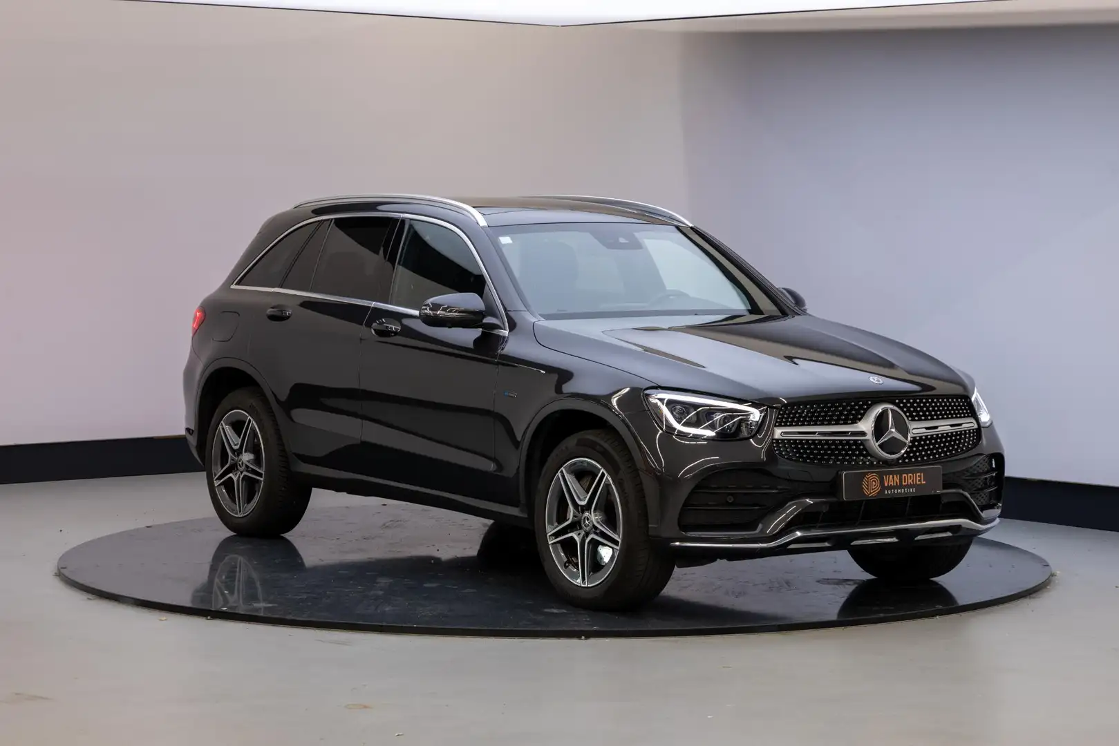 Mercedes-Benz GLC 300 300e 4MATIC Business Solution AMG | Panoramadak | Grijs - 1