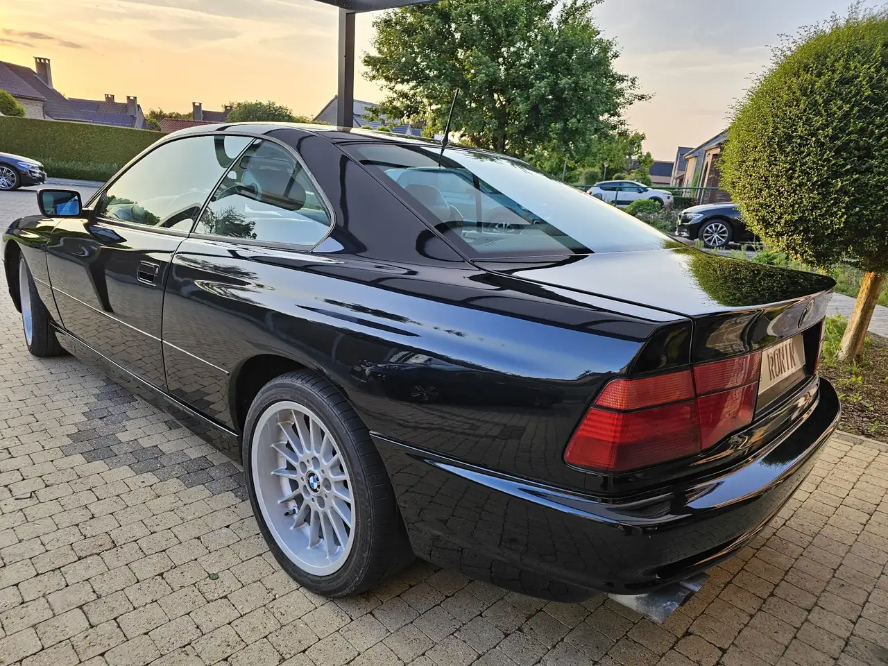BMW 850i V12 oldtimer zwart, foto 5