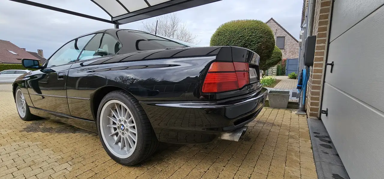 BMW 850i V12 oldtimer zwart, foto 4