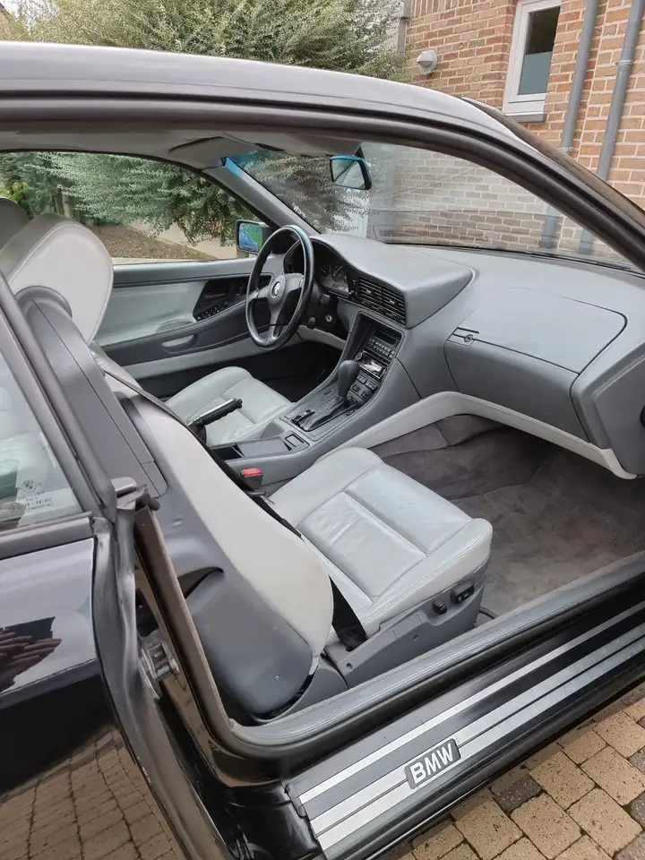 BMW 850i V12 oldtimer zwart, foto 9