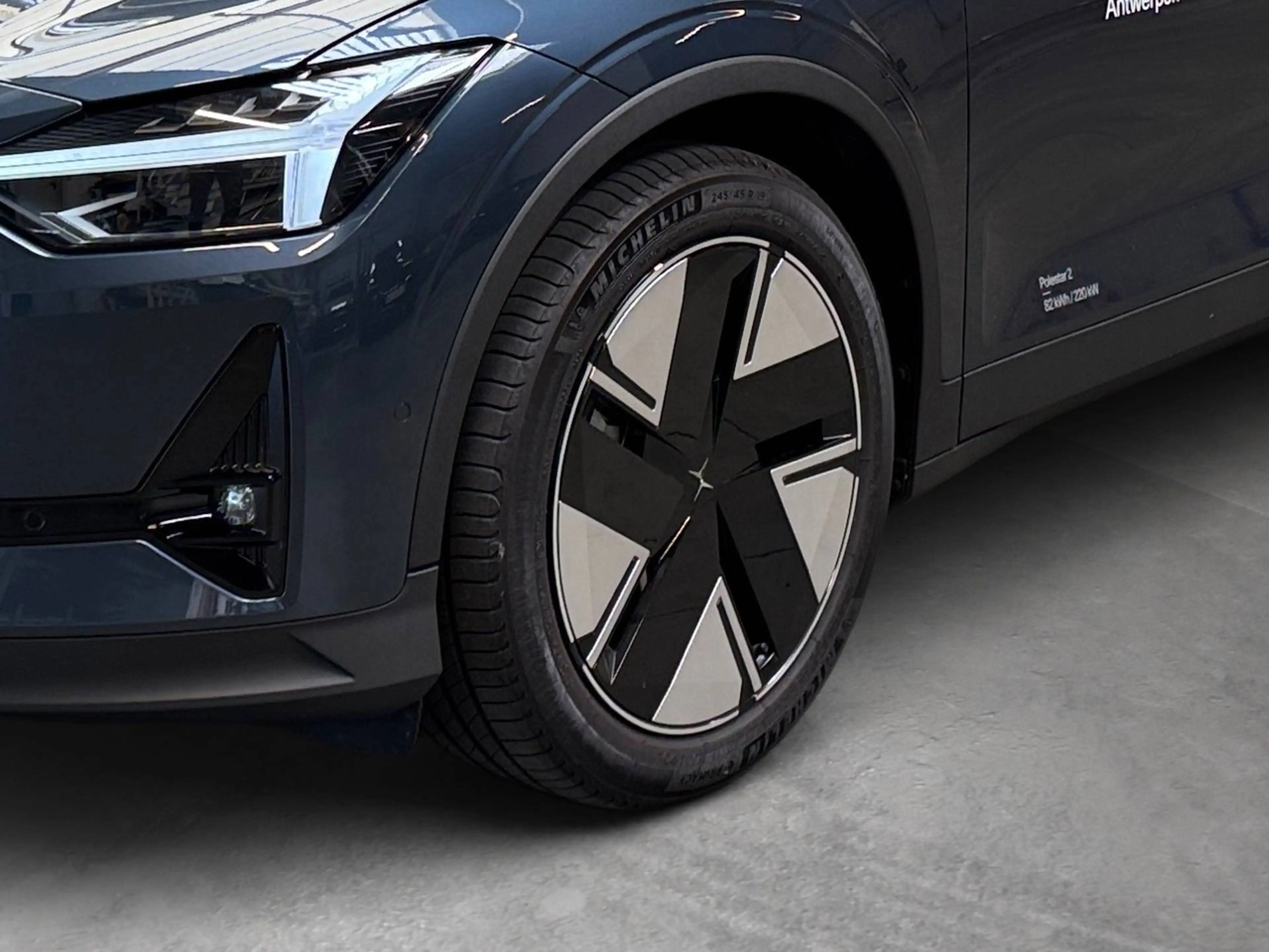 Polestar 2 Polestar 2 82 kW Long Range Single Motor Prime — photo 3