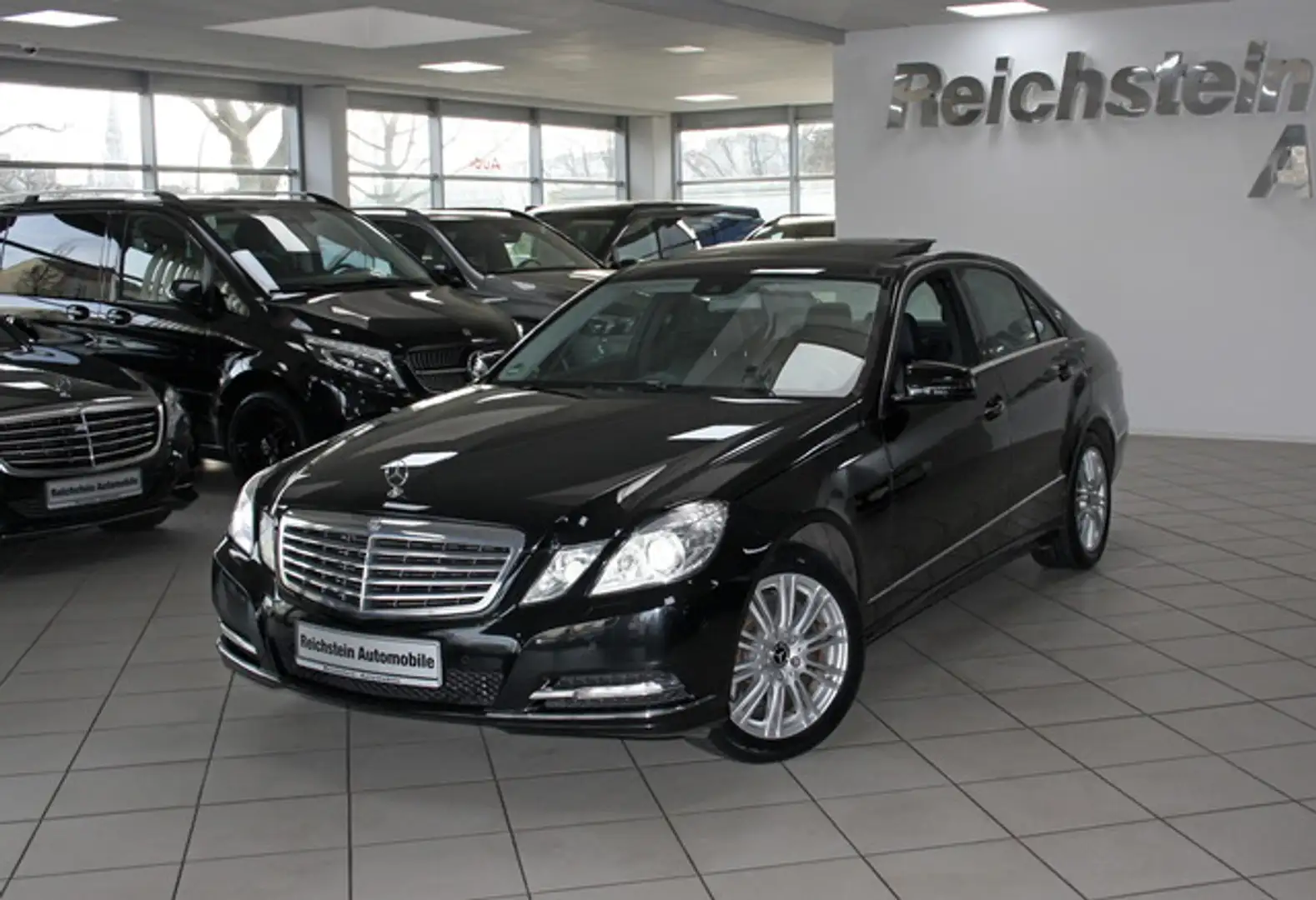 Mercedes-Benz E 350 4M STANDH AHK MEMOR COMAND PANO AIRM LEDER Schwarz - 1