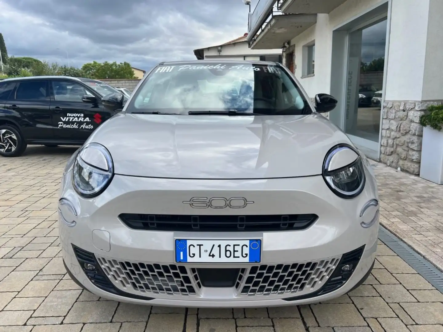 Fiat 600 Hybrid DCT MHEV con Pack Style Beige - 2