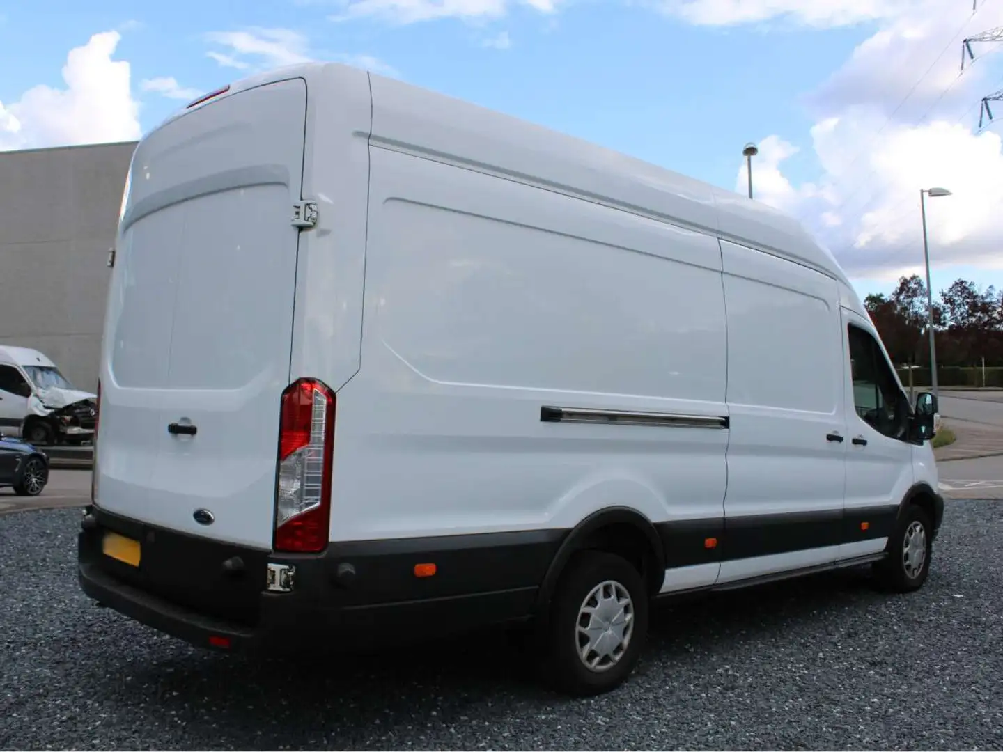 Ford Fiesta Transit 2T 2.2 TDCI 155 L4H3 TREND Blanc - 2