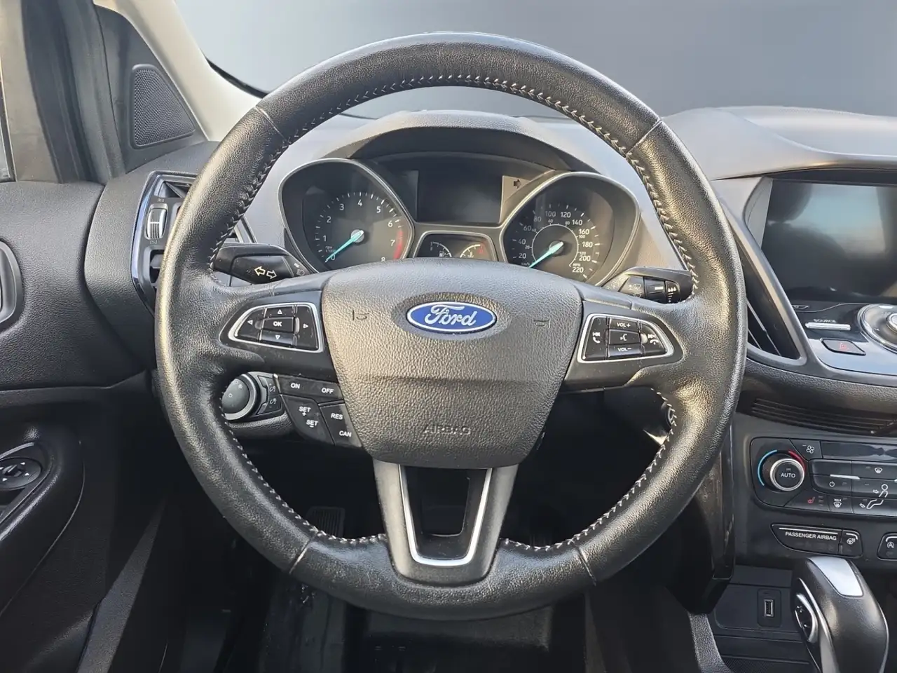 Ford Escape снимка Ford Escape