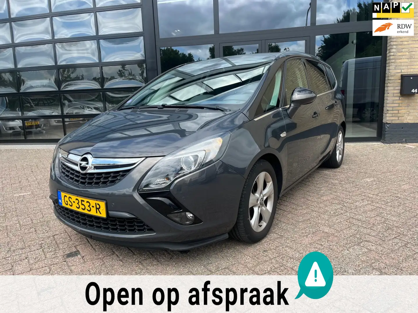 Opel Zafira Tourer 1.4 Cosmo 7persoons, Panodak,Camera,Navi Grijs - 1