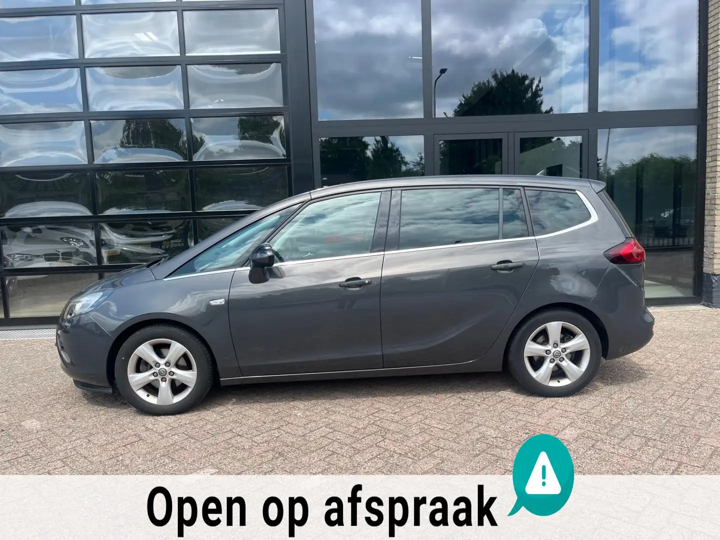 Opel Zafira Tourer 1.4 Cosmo 7persoons, Panodak,Camera,Navi Grijs - 2