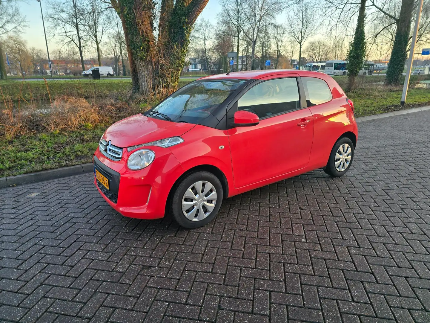 Citroen C1 1.0 e-VTi Airscape Feel Edition Airco Rojo - 2
