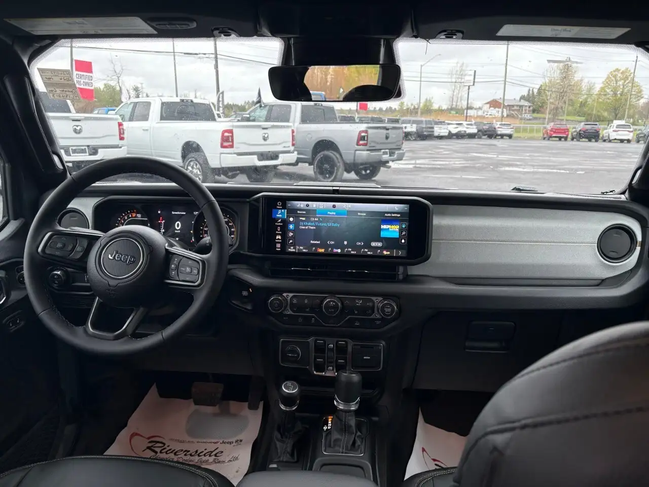 Jeep Gladiator снимка Jeep Gladiator