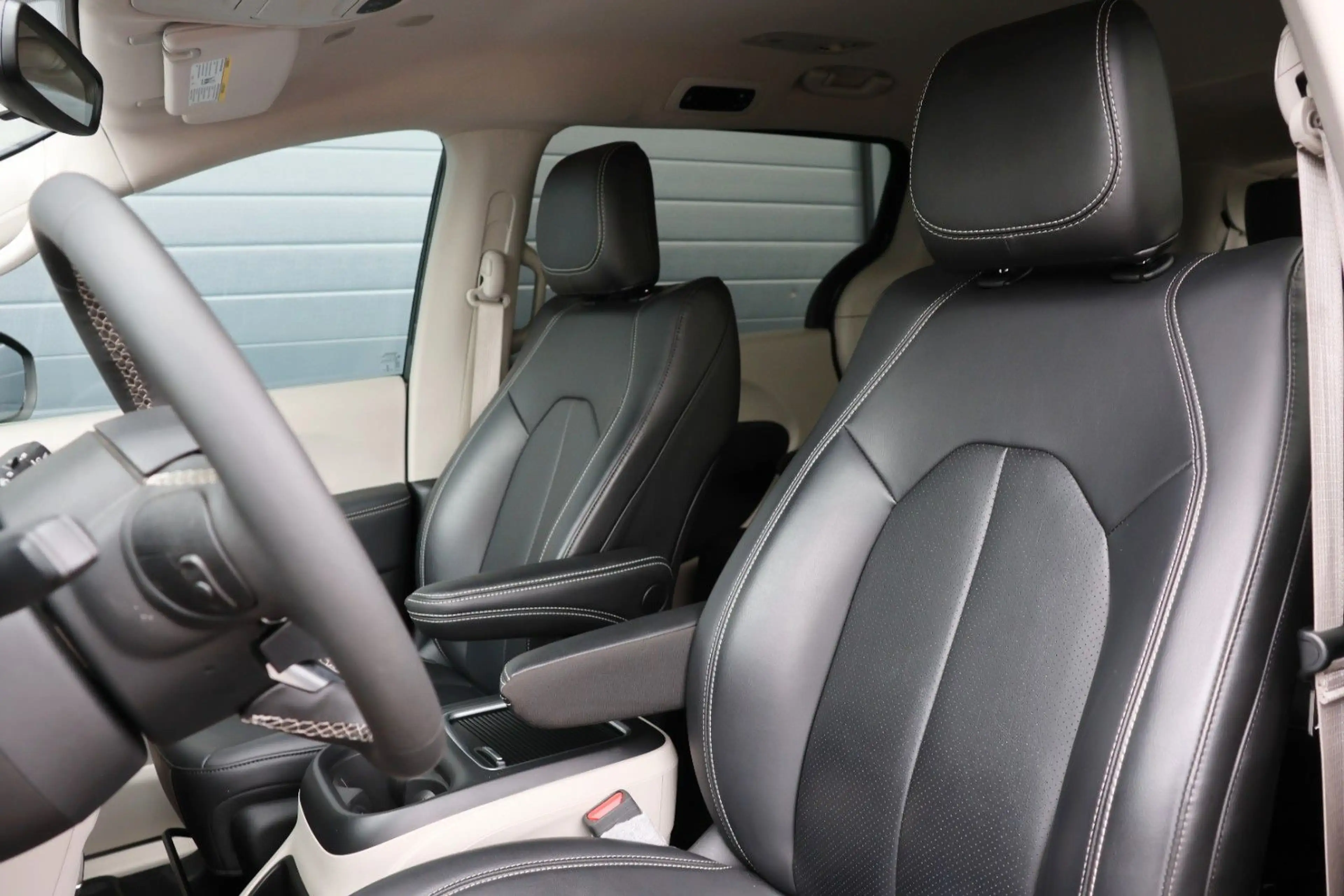 Chrysler Pacifica Plug-IN Hybrid/ACC/SHZ/LHZ/TOTW/SPUR/17 — photo 15
