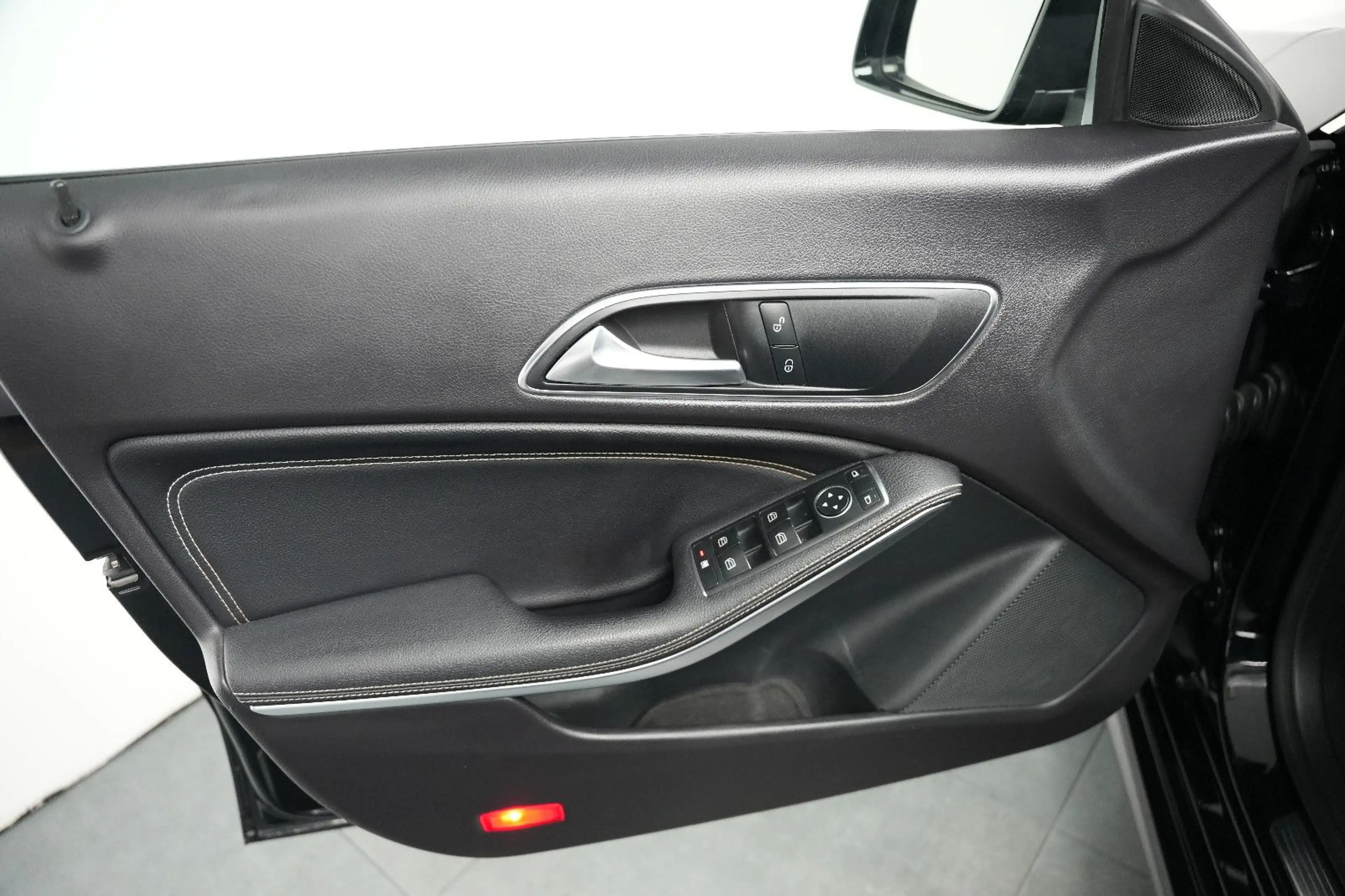 Mercedes-Benz CLA 200 d *AutomatiK*R-Kamera*LED*SHZ — photo 11