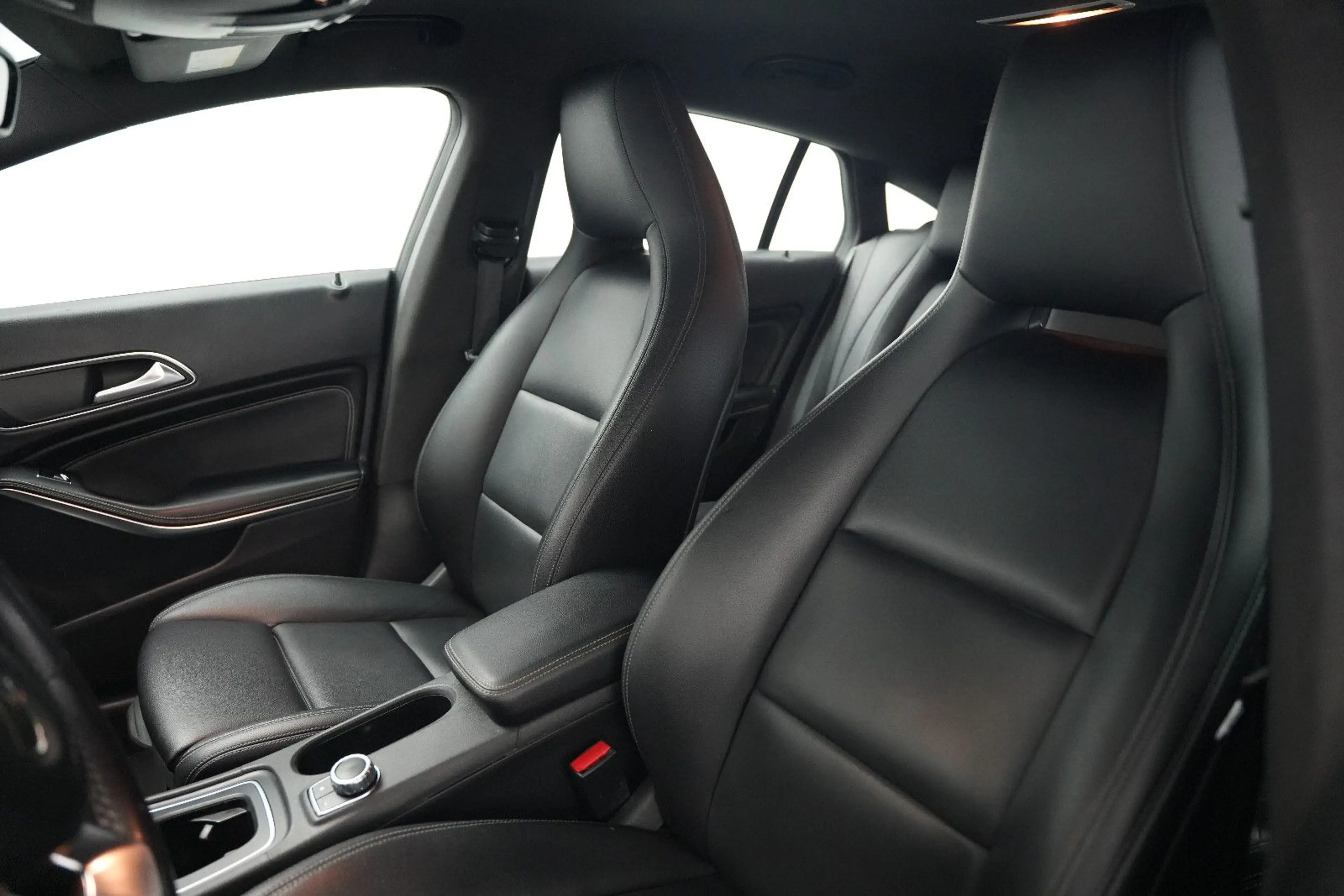 Mercedes-Benz CLA 200 d *AutomatiK*R-Kamera*LED*SHZ — photo 12