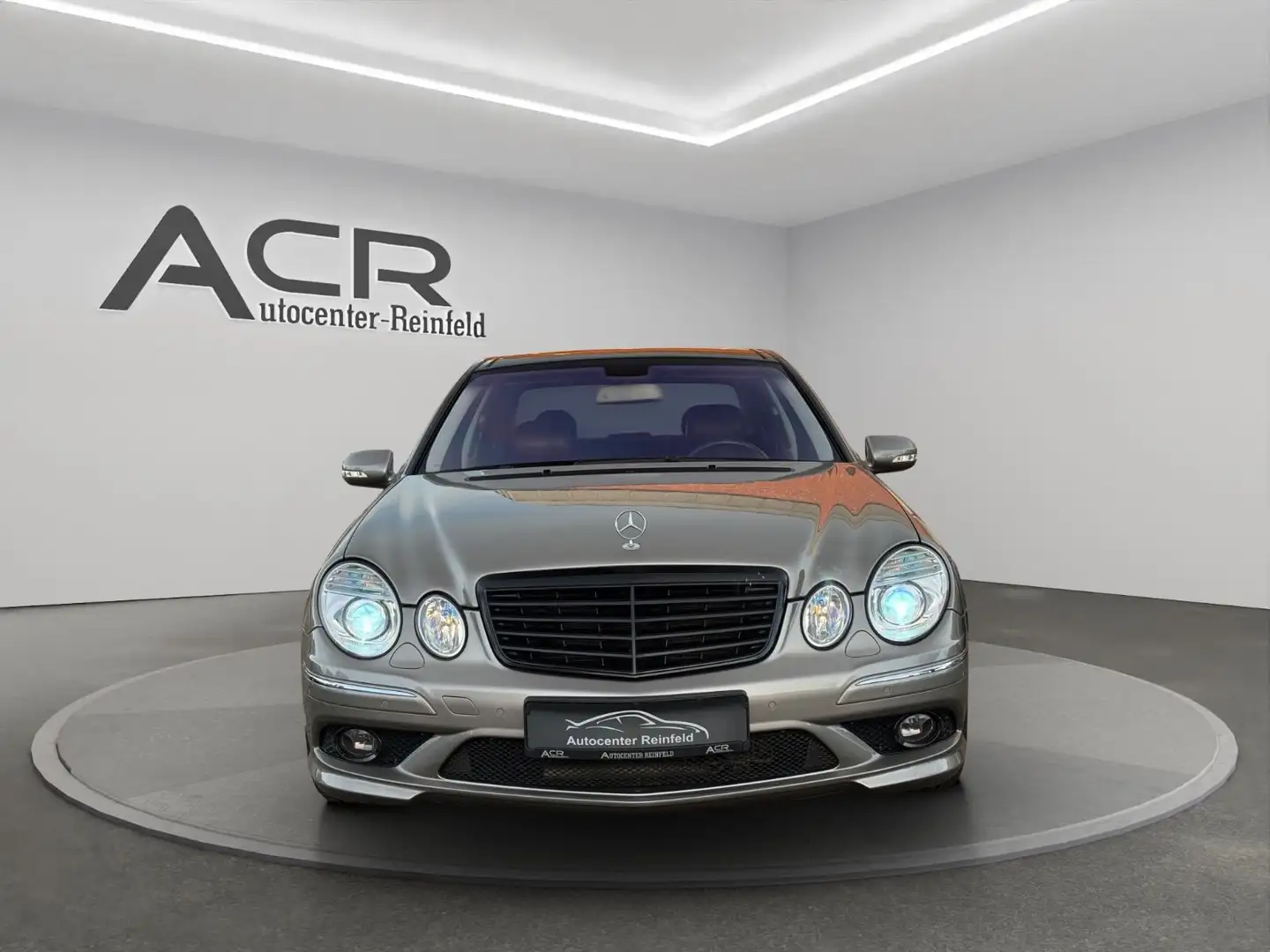 Mercedes-Benz E 500 AMG Lim. Carlsson/Xenon/PANO/H&K-Sound/Air Silber - 2