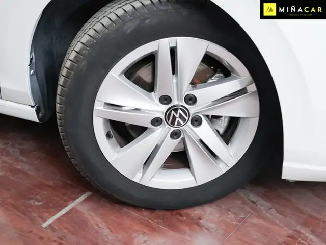 Volkswagen Golf view 23