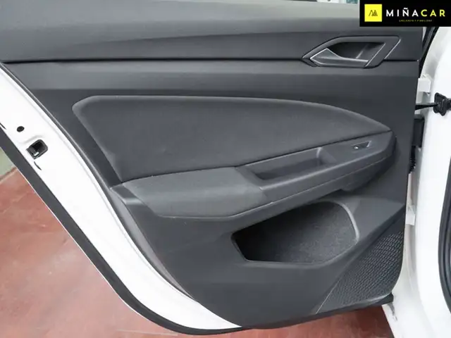 Volkswagen Golf view 22