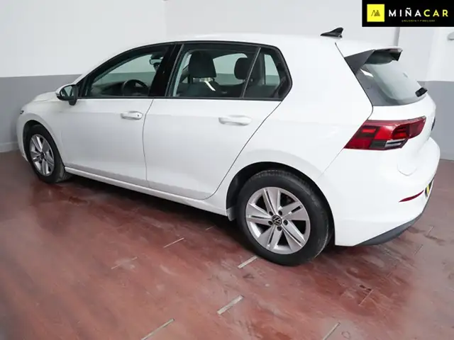 Volkswagen Golf view 4