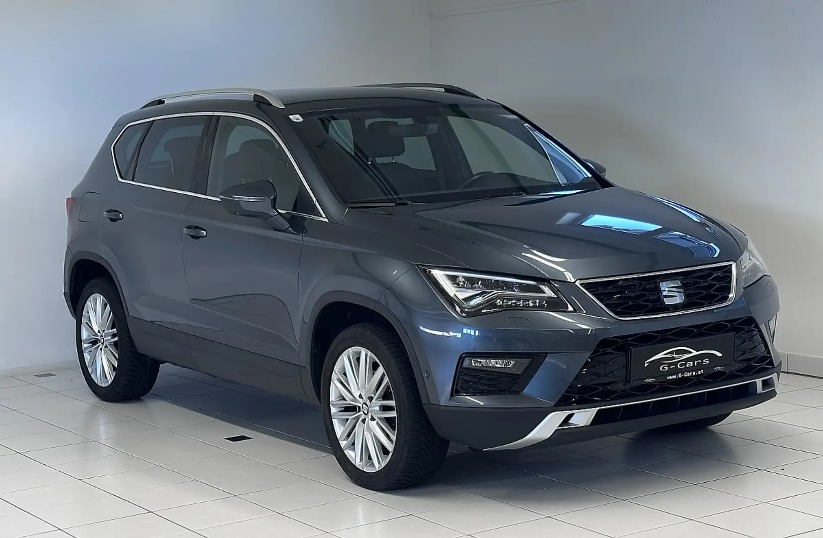 SEAT Ateca 1,6 Xcellence TDI DSG*LED*AMBIENTE*R-KAMERA*KEY... Grau - 1