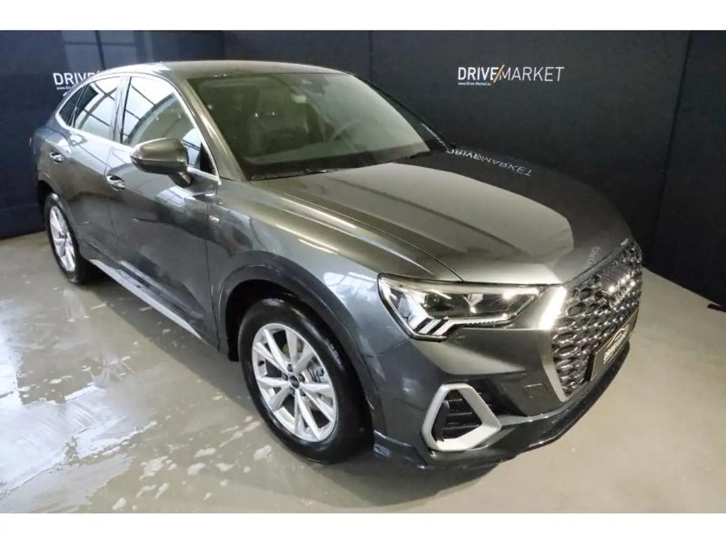 Audi Q3 Sportback S line Gris - 1