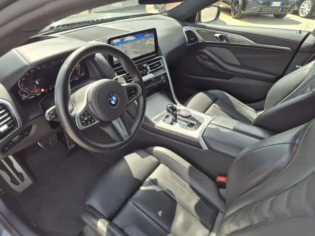 BMW 8 Series view 6