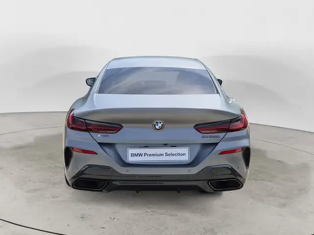 BMW 8 Series view 3