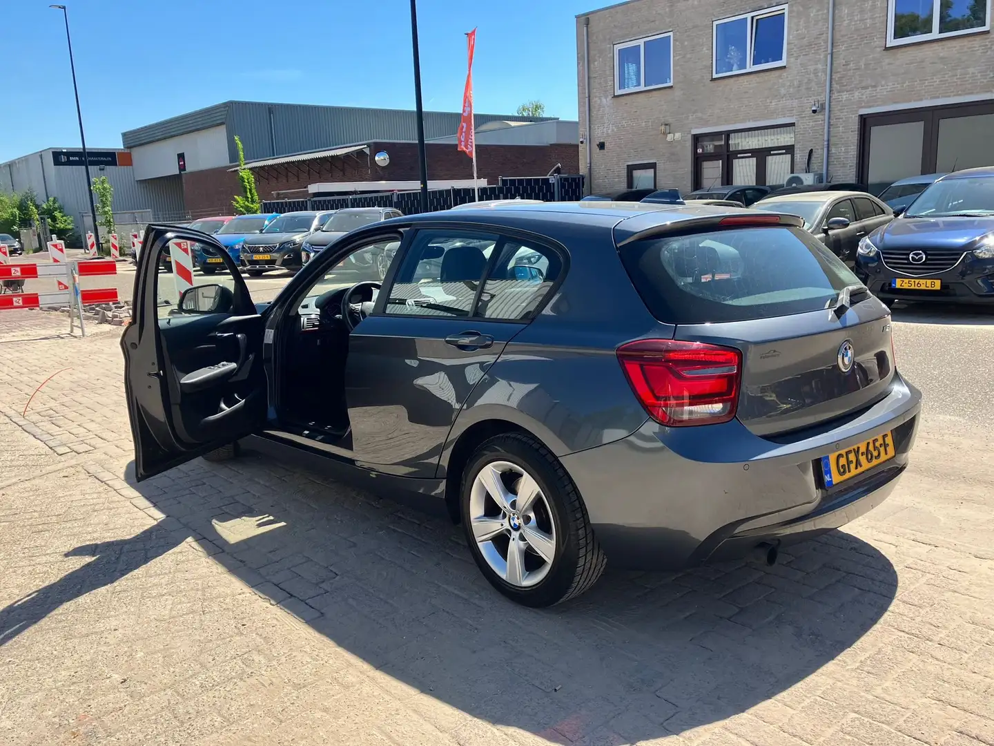 BMW 116 116 116i Business+ Grijs - 1