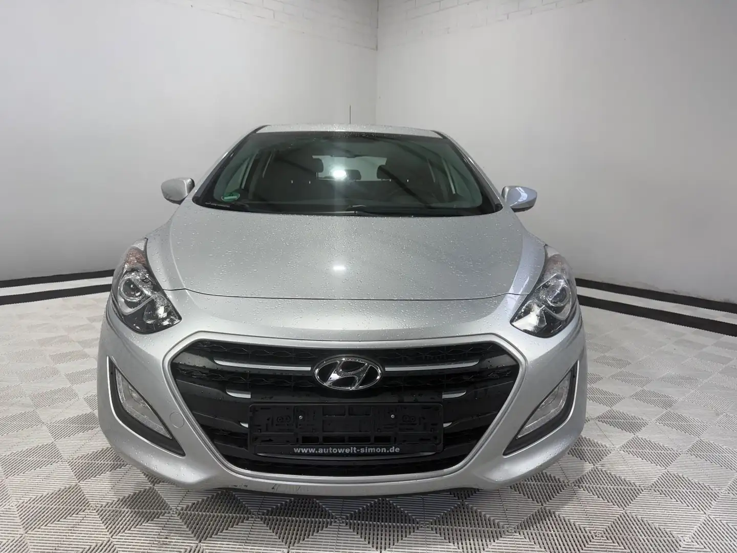 Hyundai i30 blue 1.6 CRDi 81kW Trend DCT°Automatik°Klima Grau - 2
