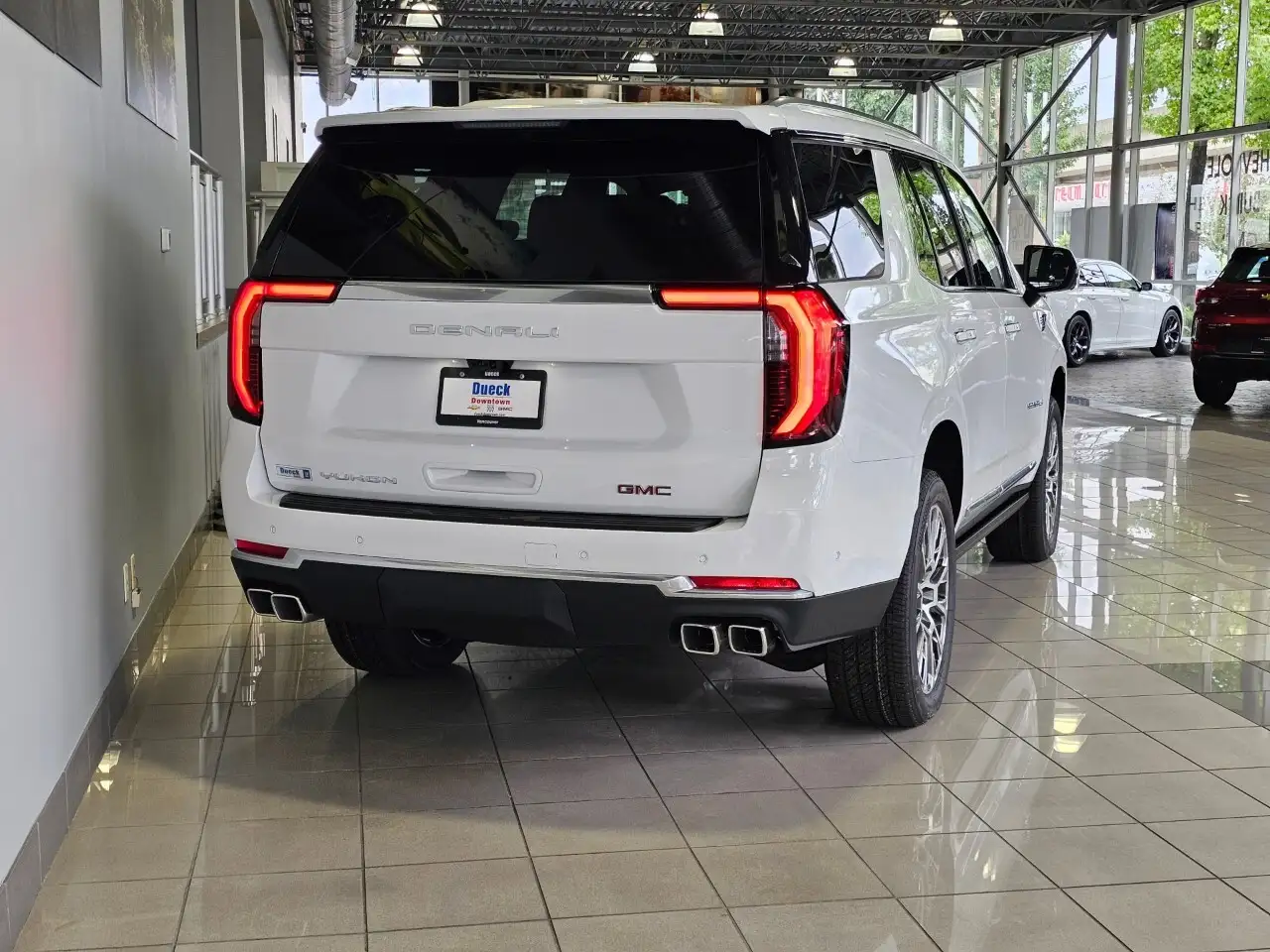 GMC Yukon снимка GMC Yukon