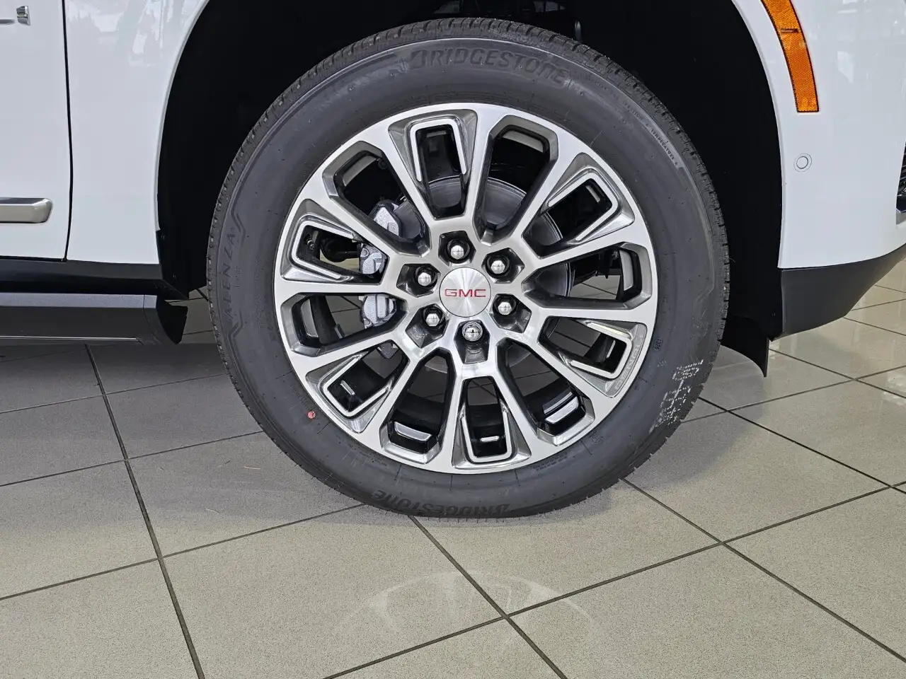 GMC Yukon снимка GMC Yukon