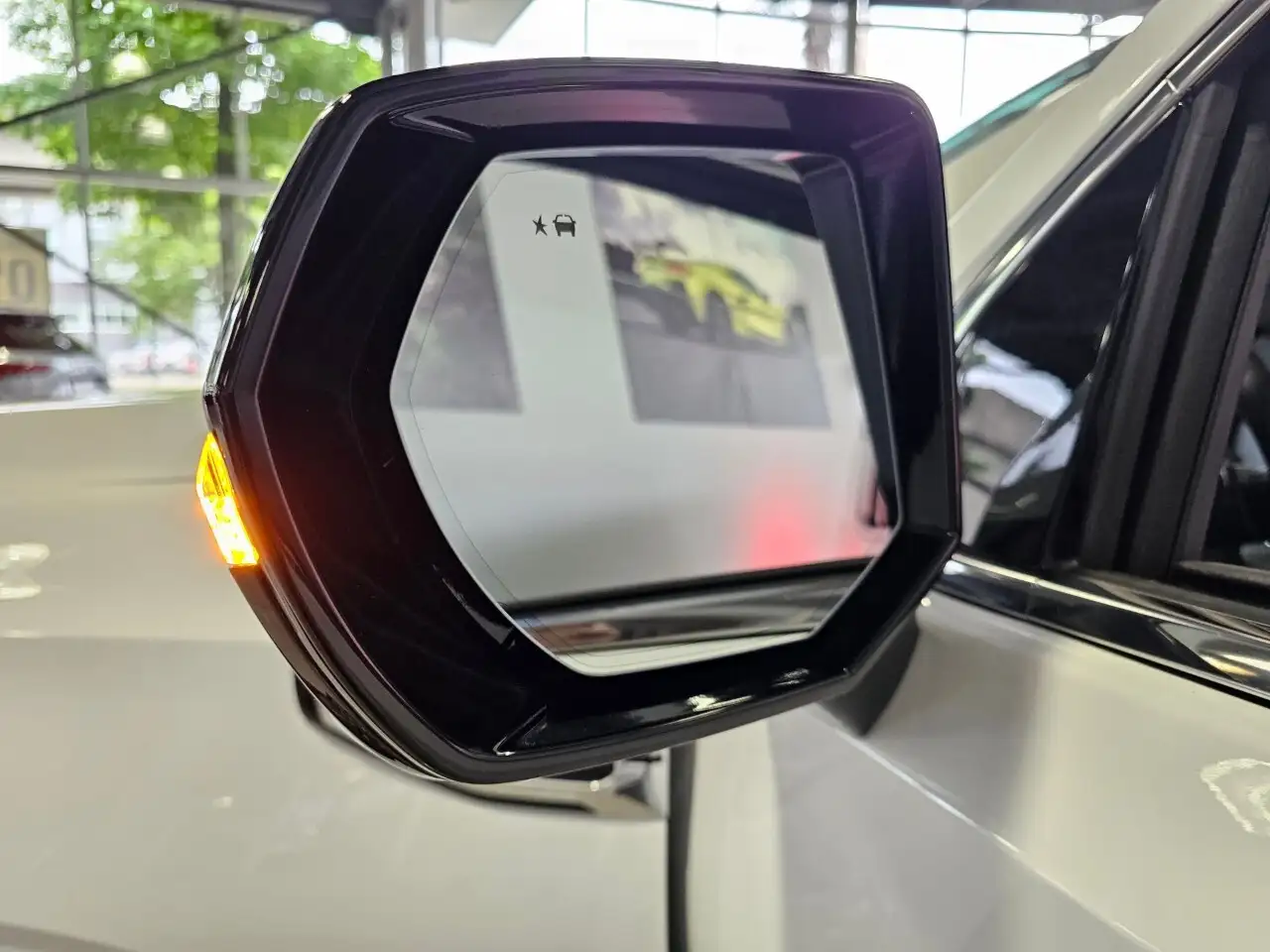 GMC Yukon снимка GMC Yukon