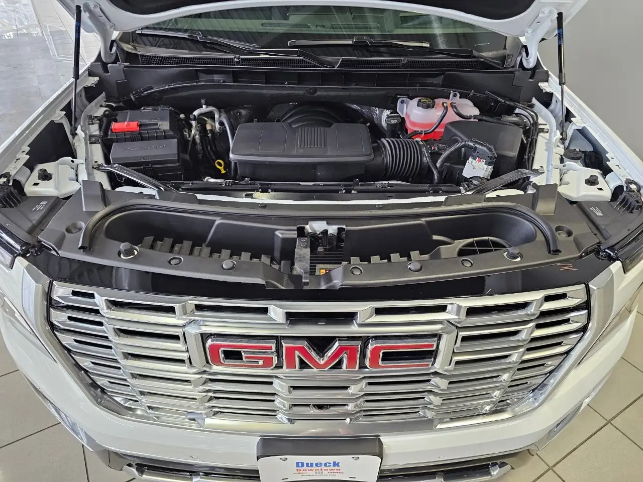 GMC Yukon снимка GMC Yukon