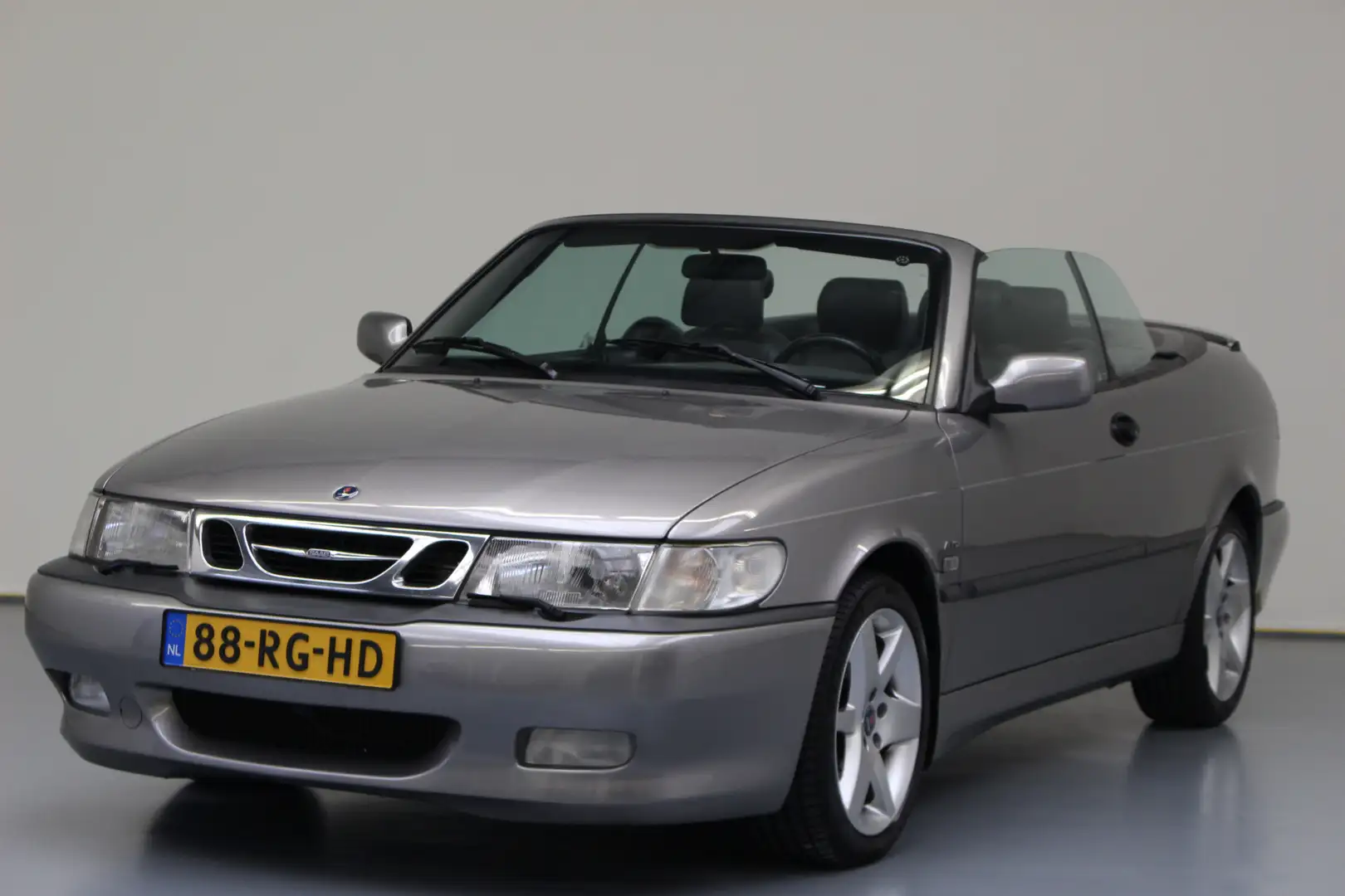 Saab 9-3 Cabrio 2.0 Turbo Aero Automaat | Rijklaarprijs | A Gris - 1