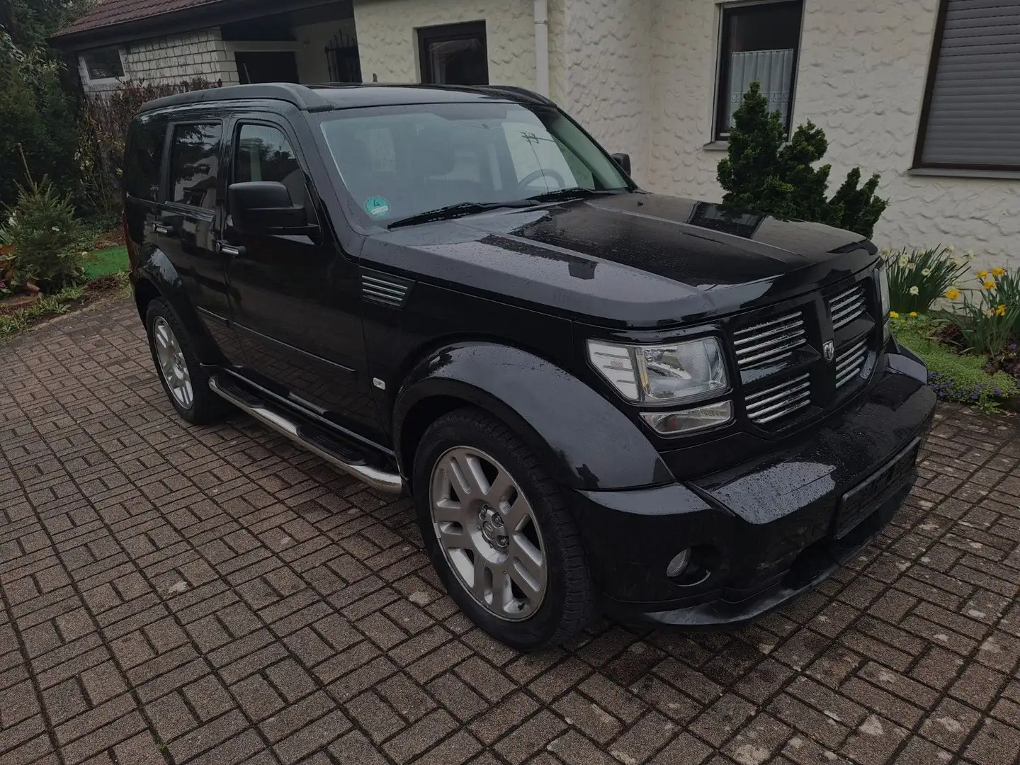 Dodge Nitro RT Schwarz - 1