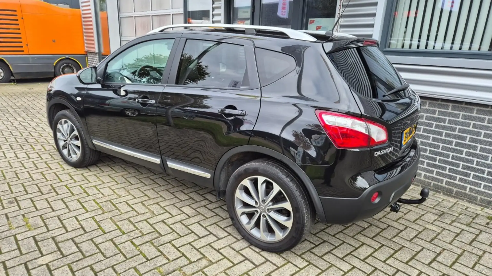 Nissan Qashqai 2.0i Connect Edition NAVI PANO CAMERA TREKHAAK ACC Noir - 2