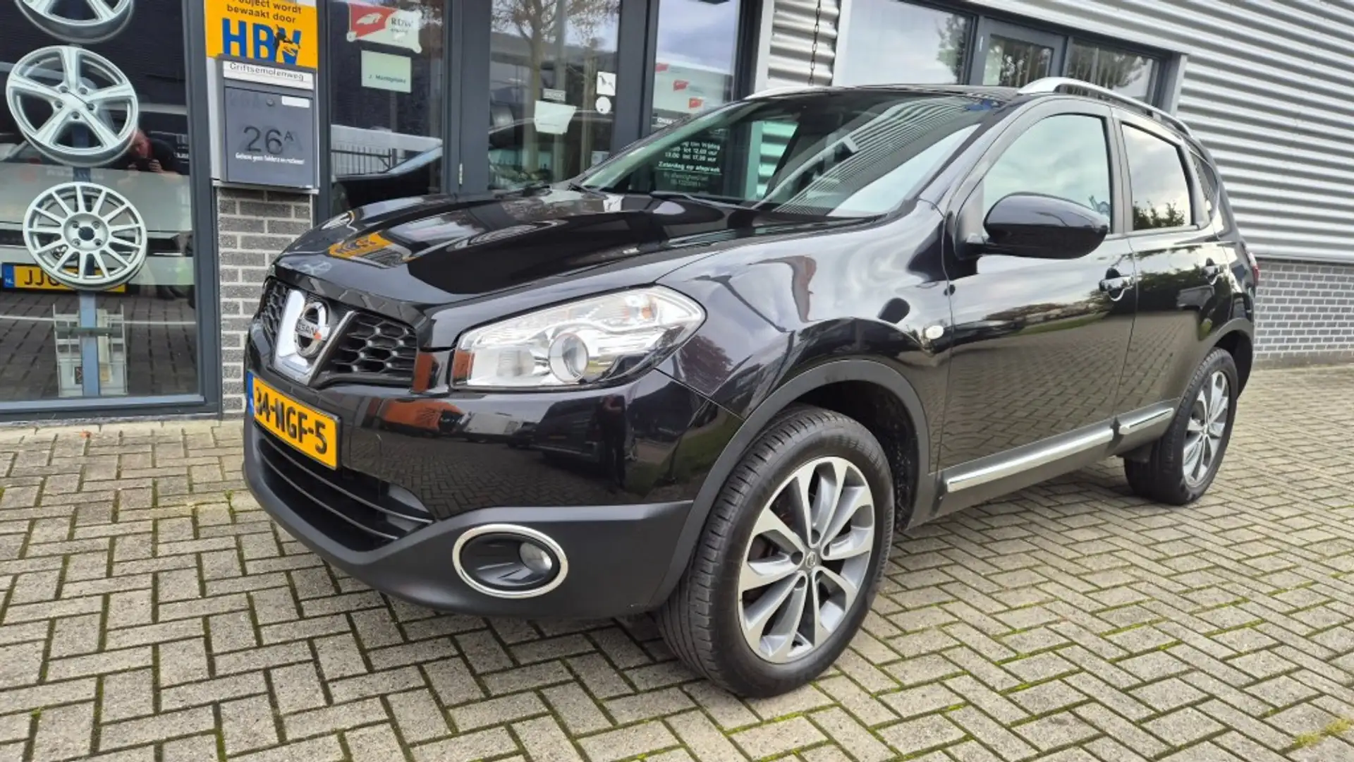 Nissan Qashqai 2.0i Connect Edition NAVI PANO CAMERA TREKHAAK ACC Noir - 1