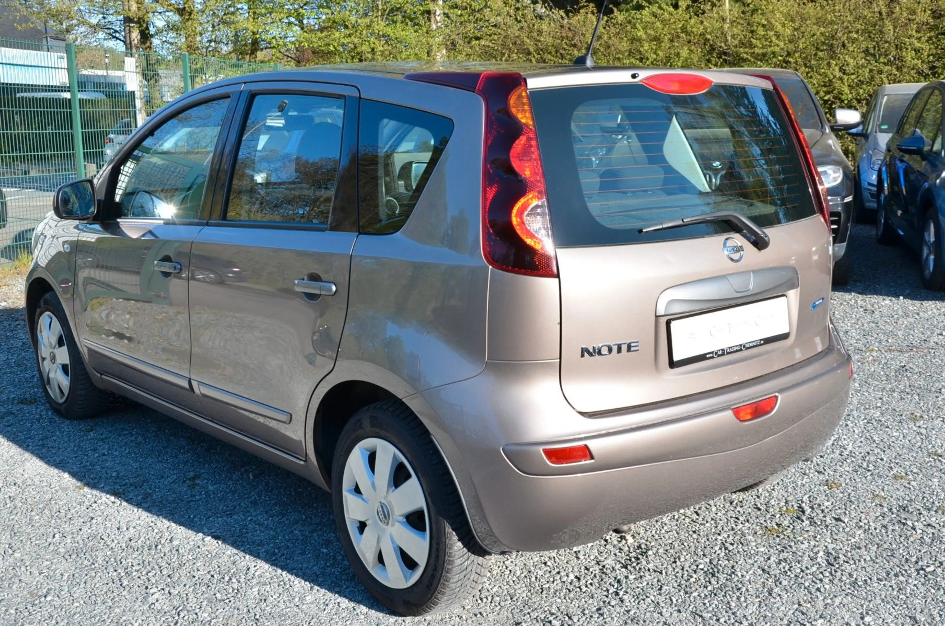 Nissan Note Acenta 1.4 Klima 1. Hand Tüv neu — photo 7