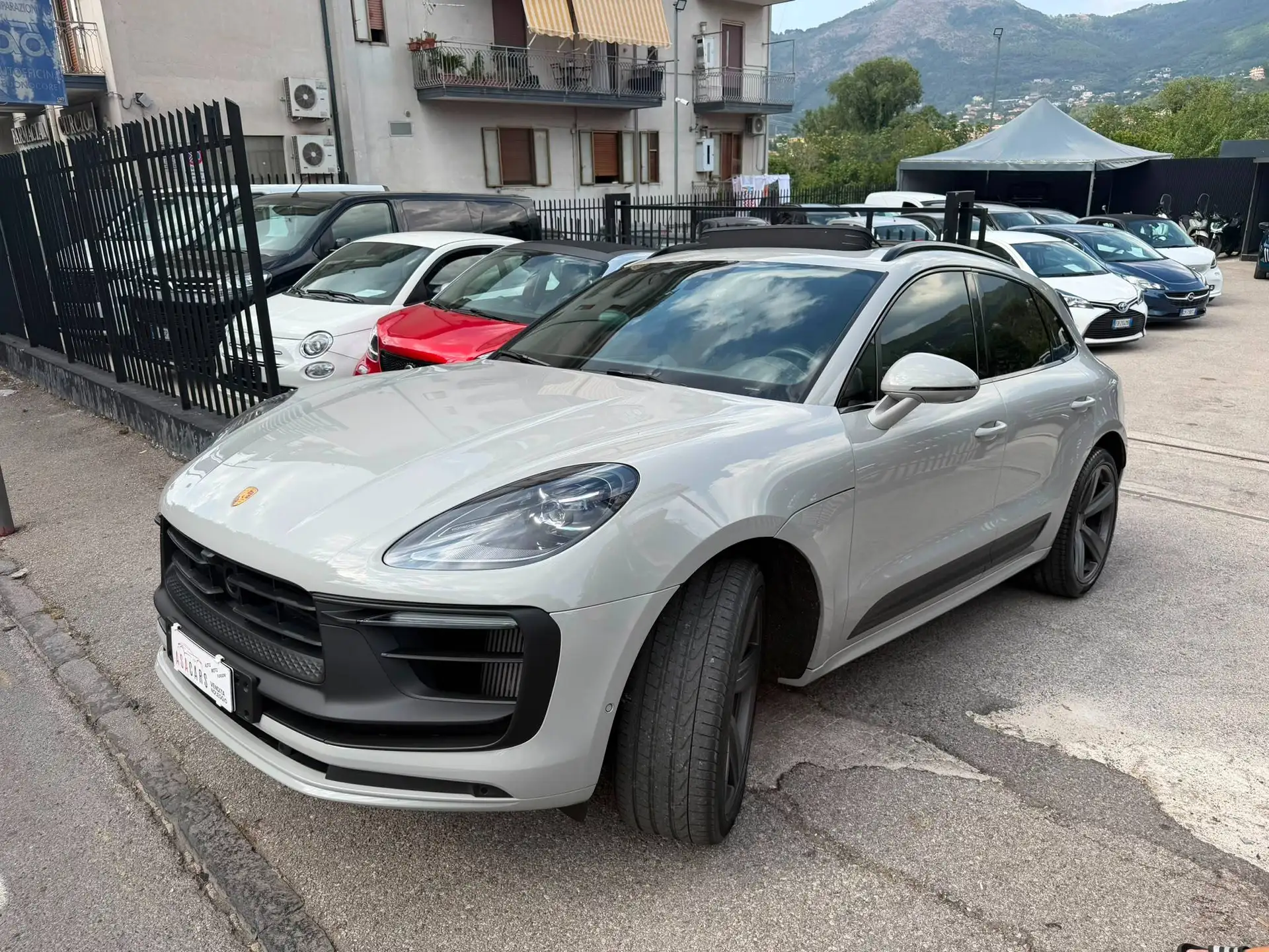 Porsche Macan 2022 화이트 사진 1