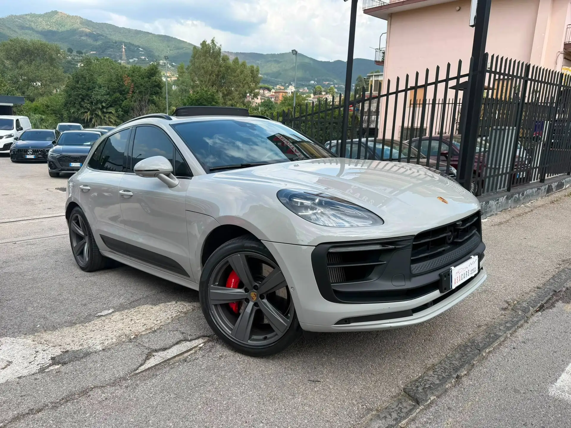 Porsche Macan 2022 화이트 사진 2