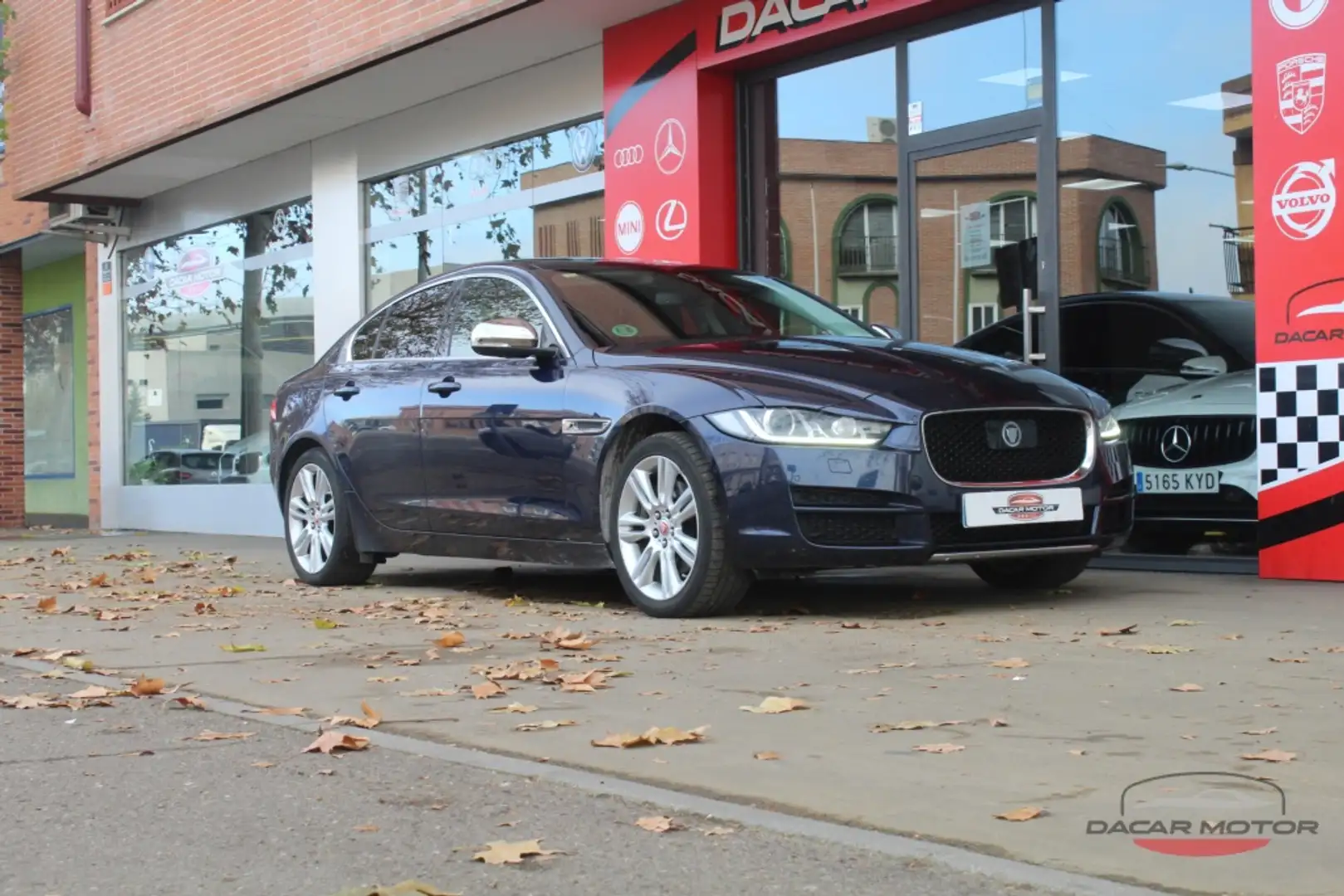 Jaguar XE 2.0 Diesel Portfolio Aut. 180 Azul - 1