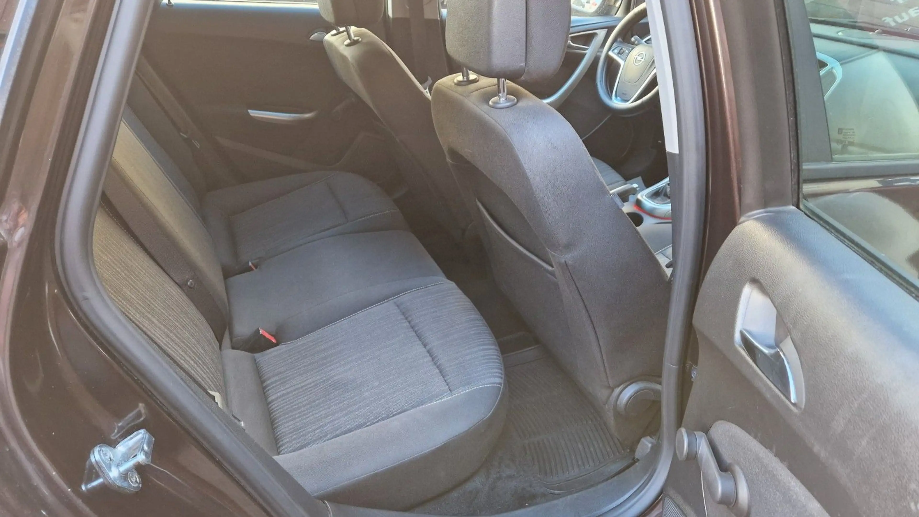 Opel Astra J Sports Tourer Design Edition, 2 Hand — photo 8