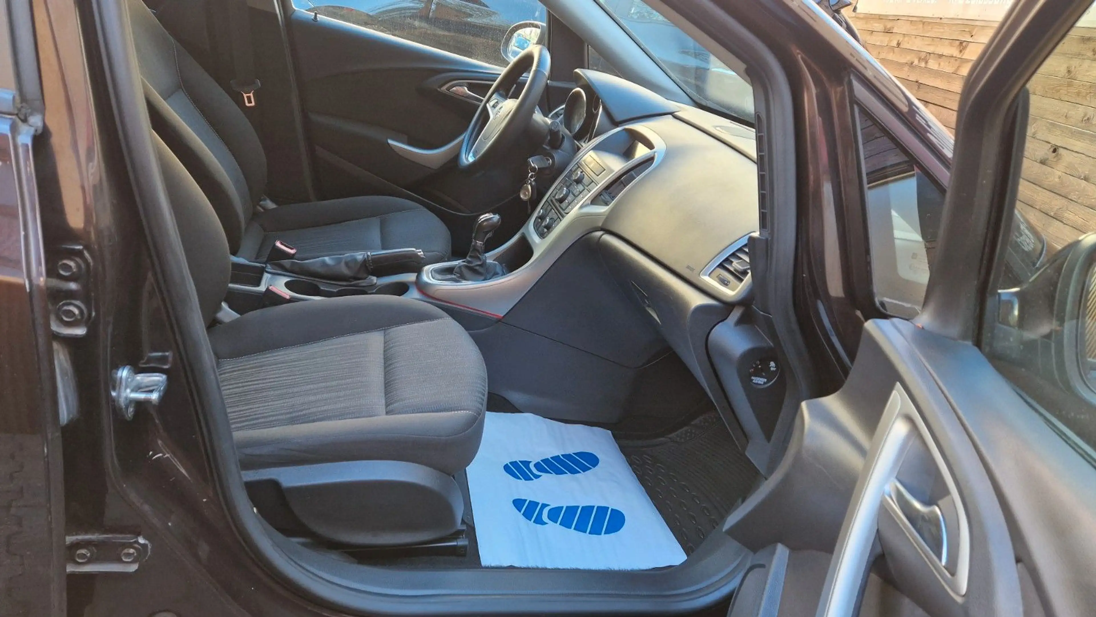 Opel Astra J Sports Tourer Design Edition, 2 Hand — photo 9