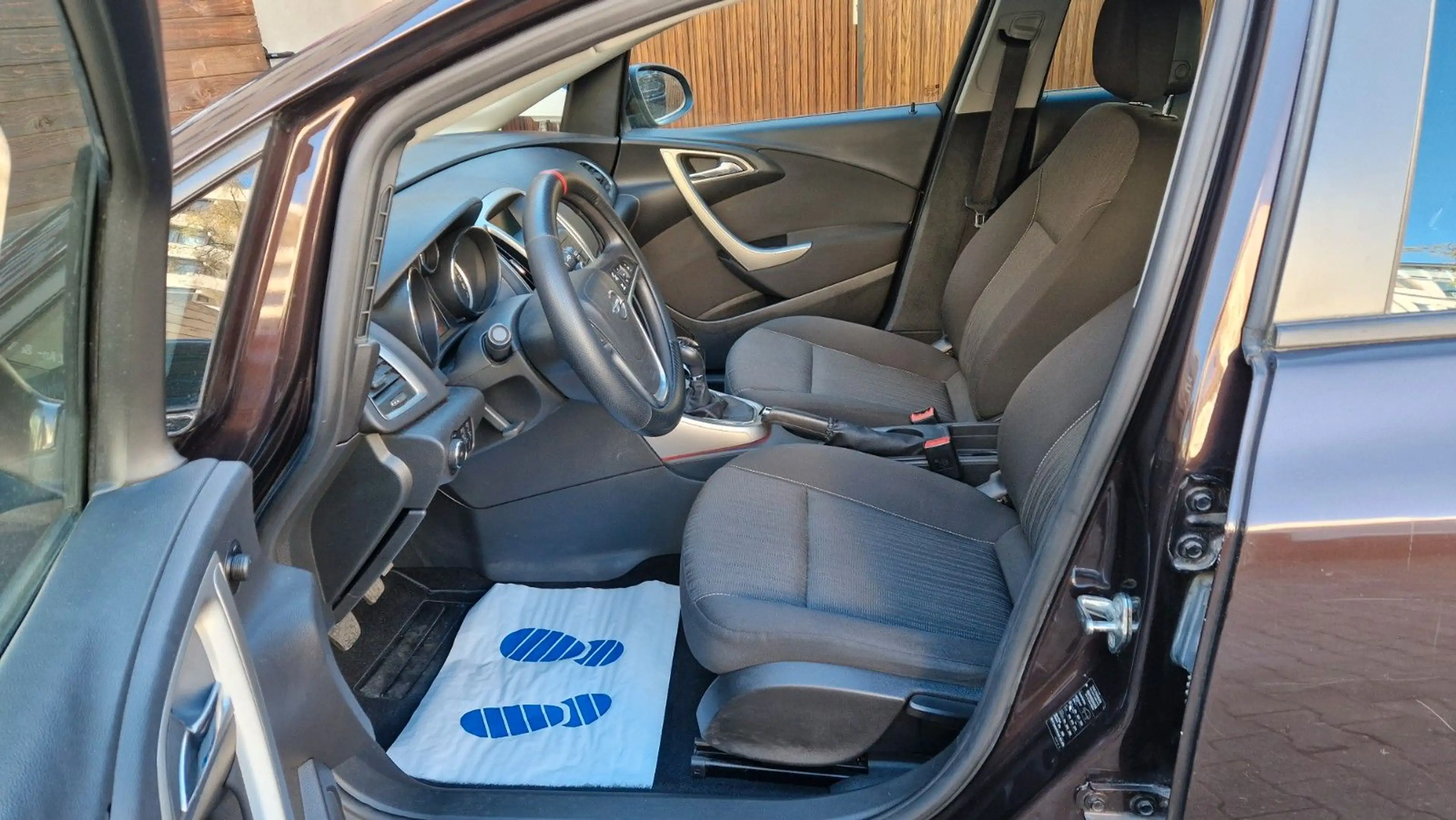 Opel Astra J Sports Tourer Design Edition, 2 Hand — photo 14