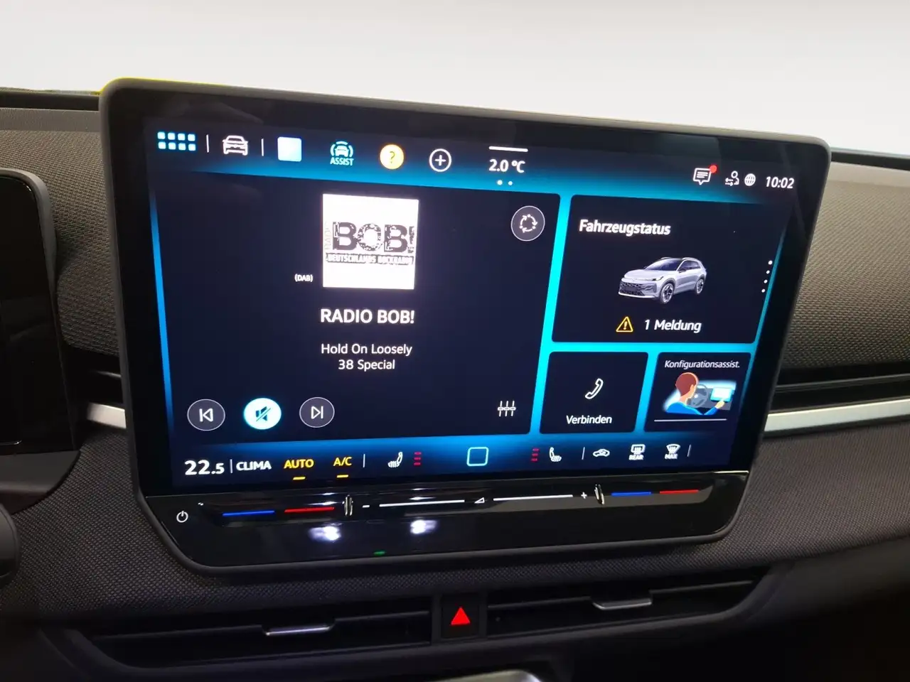 Volkswagen T-Roc 1.5 eTSI ACC AHK AUT DynLicht 12